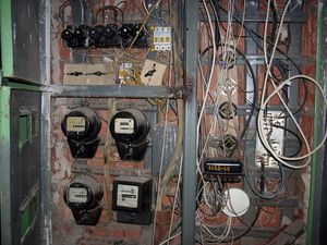 Who should pay for the replacement of the electricity meter?